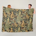 SKOGSDJUR, FOX, PEACOCK, HÄLSA I BLOMMIGT AV GRÖNT FLEECEFILT<br><div class="desc">Digital framställning från William Morris av Bulgan Lumini ©</div>