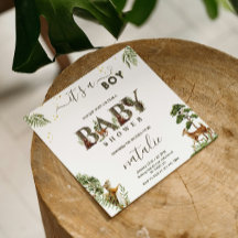 Skogsdjur i växthögar i pojke dusch