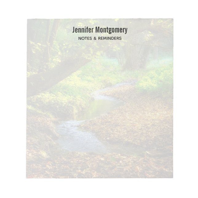 Skogsfoto för Bäck vackra naturområde Anteckningsblock (Framsida)