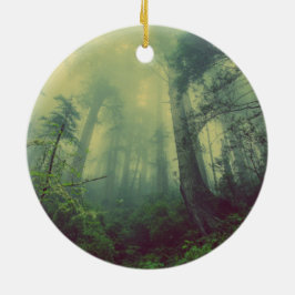 Skogsmark under julgransprydnad keramik