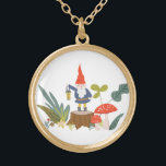 SkogsmarkGnome Guldpläterat Halsband<br><div class="desc">Themed illustration för nyckfull grönt som och för röd skogsmark är designad vid Shelby Allison som presenterar ett mycket litet gnometecken,  champinjoner,  blommor och lövverk.</div>