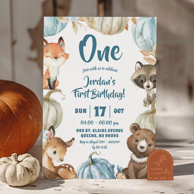Skogspojke Blå Pumpa 1-årsdag Inbjudningar (Skapare uppladdad)