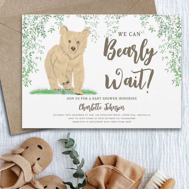 Skogsskö med könsuppehållande babystötare inbjudningar (Woodland bear we can bearly wait gender neutral baby shower invitation)