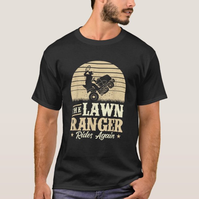 Skogsvaktarn kör återigen Gräsmatta Mower Gardener T Shirt (Framsida)