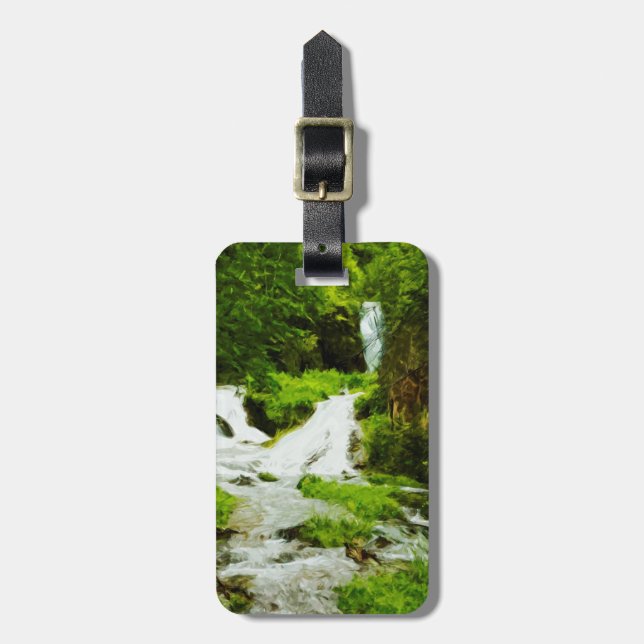 Skogsvattenfall i Abstrakten sommaren Bagagebricka (Vertikal Framsida)