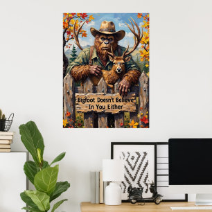 Skogsvisdom: Bigfoot, Elk och Fence Poster
