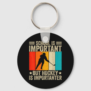 Skola är viktigt men hockey är viktigare - nyckelring