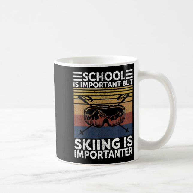 Skolan är viktig, men att hoppa är viktigt Ski Kaffemugg (Höger)