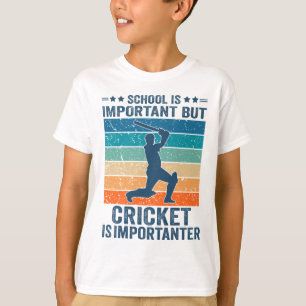 Skolan är viktig, men Cricket är viktigt T Shirt