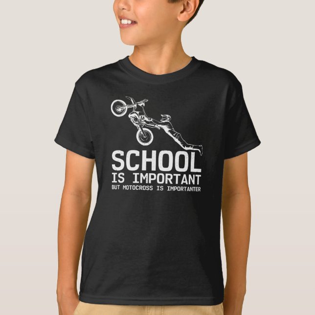 Skolan är viktig, men motorcykel med motorcykel me t shirt (Framsida)
