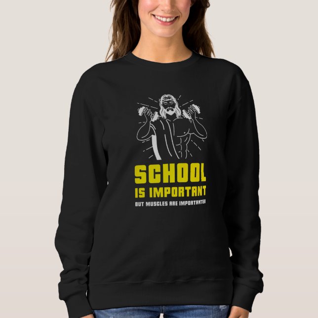 Skolan är viktig men musklerna är viktiga bo t shirt (Framsida)