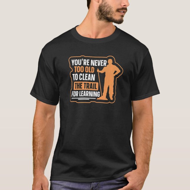Skolans vårdnadsbedömning för en redaktör t shirt (Framsida)