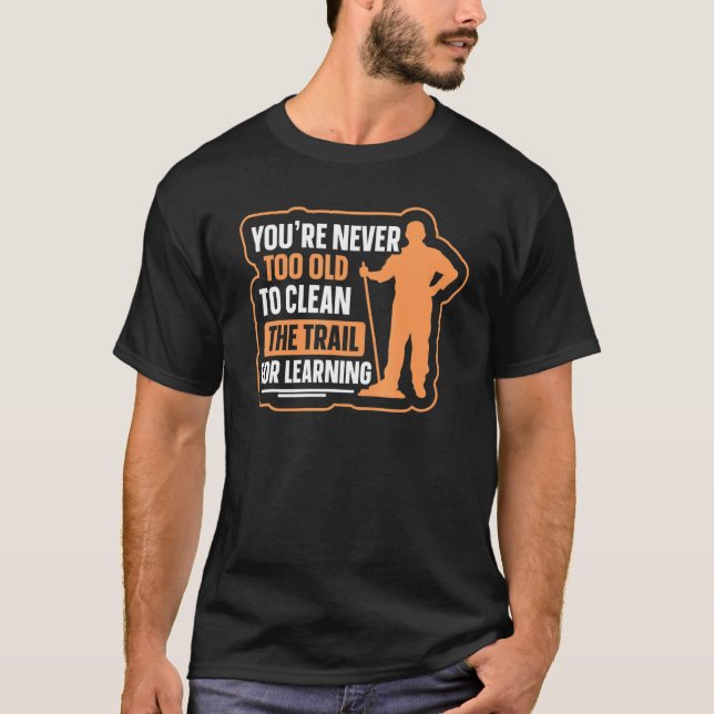 Skolans vårdnadsbedömning för en redaktör t shirt (Framsida)