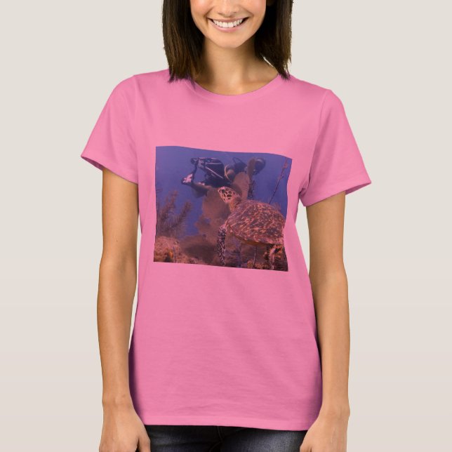 Sköldpaddan finner dykareT-tröja Tee Shirt (Framsida)