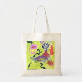 Sköldpaddan med en kopp av teatoto hänger lös tygkasse