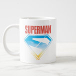 Sköljning genom S-Shield Jumbo Mugg<br><div class="desc">Släpp loss den heroiska energin hos stålmannen med denna djärva och inspirerande design! En silhuett av Superman-raketer skjuter upp, lämnar en briljant spår genom ett vibrerande himmel, alla inramade i sin ikoniska S-emblem. Den djupa röda bakgrunden kontrasterar på ett vackert sätt med himmel blå och gyllene nyanser som bläddrar igenom...</div>