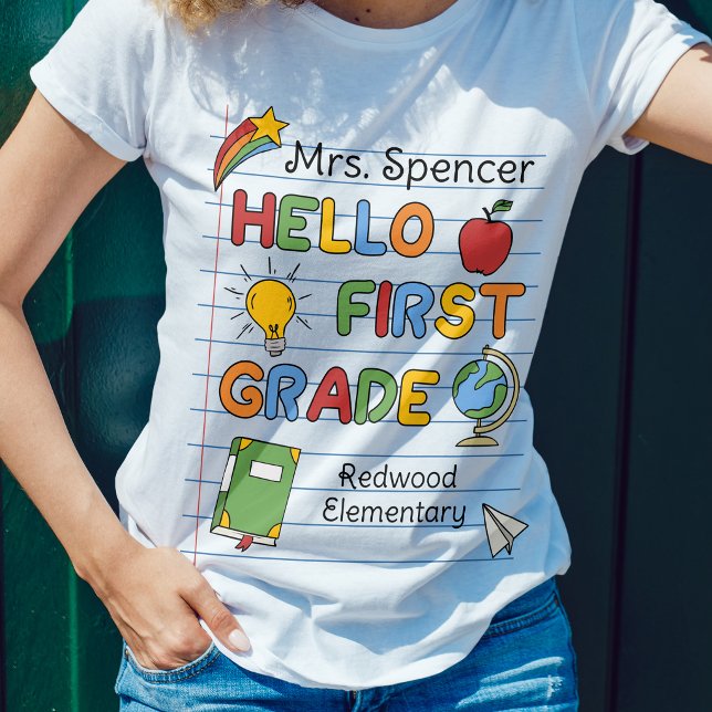 Skolpapper & Klotter Hej Första Klass T Shirt (Skapare uppladdad)