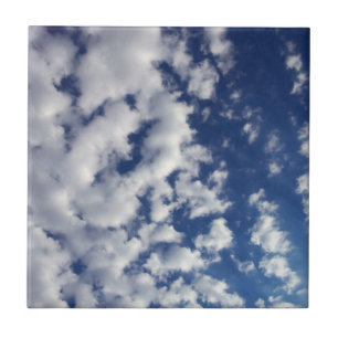 Skopmoln på Blå himmel Kakelplatta