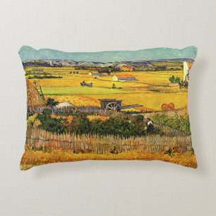 Skörd vid La Crau, Montmajour av Vincent van Gogh Prydnadskudde