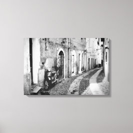 Skoter på en gata i Italien i svartvitt Canvastryck
