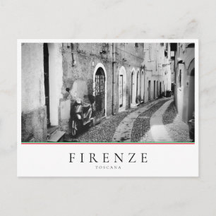 Skoter på en gata i Italien i svartvitt Vykort