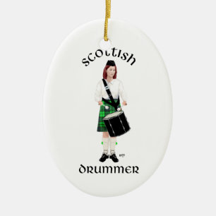 Skotsk trummis - grön kilt julgransprydnad keramik