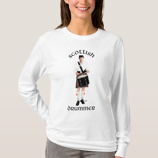 Skotsk trummis - röd kilt tee (Framsida)