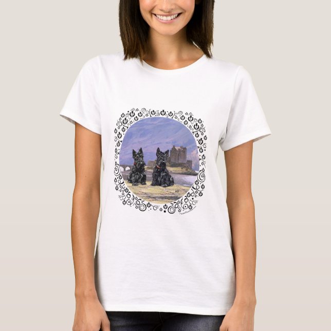 Skotska terrier på Eilean Donan Castle T Shirt (Framsida)