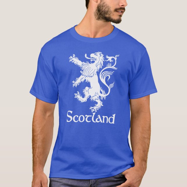 Skotskt våldsamt lejont marinblått tee shirt (Framsida)