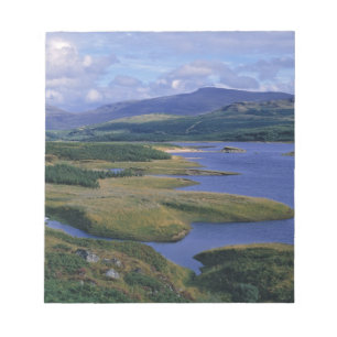 Skottland, Highland, Wester Ross, Loch Garry. En Anteckningsblock