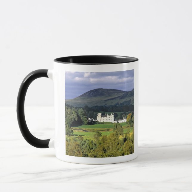 Skottland, Tayside, Blair Castle. I en smaragdgrön Mugg (Vänster)