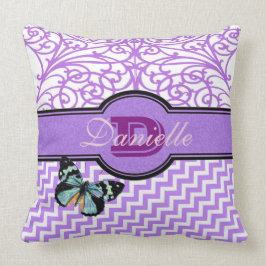 Skräddarsy dessa utsmyckade lilor och fjärilen kudde