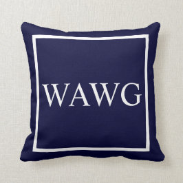 Skräddarsy monogramtext på marinblått kudde