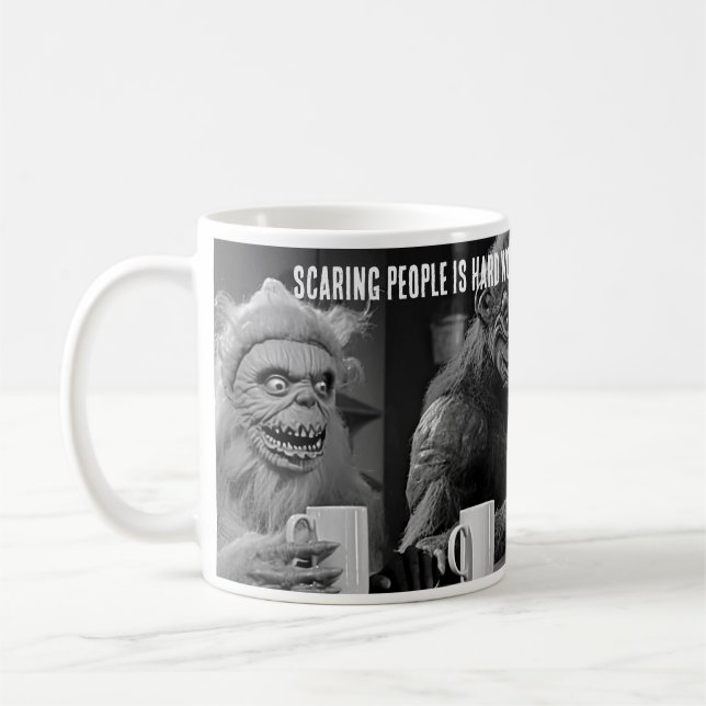 Skräm Personer är ett hårt arbete Retro Monster Te Kaffemugg (Vänster)