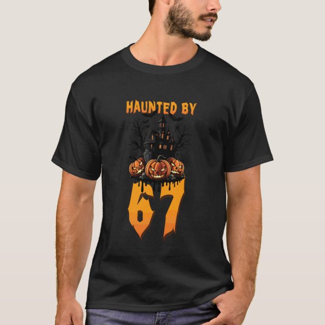 Skrämd av 67 Halloween-kostym Skum rolig Citat T Shirt (Framsida)