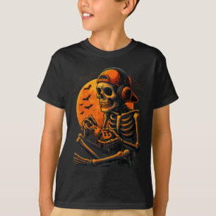 Skrämd spelare Halloween kuslig skelett spelar vid T Shirt