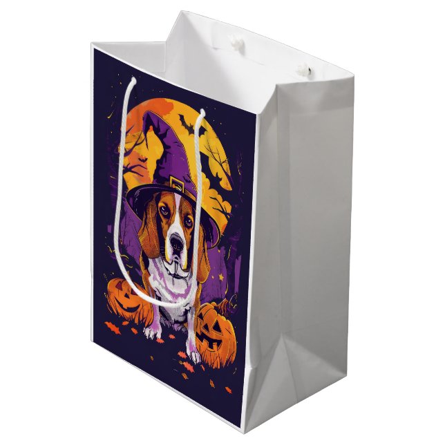 Skrämmande Beagle Halloween Häxa Och Pumpa (Framsidan Vinklad)