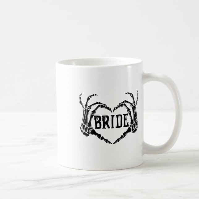 Skrämmande brud skelett händer förlovning bröllop  kaffemugg (Höger)