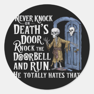 skrämmande dekal runt klistermärke