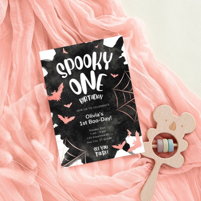 Skrämmande ett födelsedagsinbjudan Halloween rosa  Vykort (Spooky One Invitation Halloween Birthday Template,EDITABLE Black Pink Cute Bats First Birthday Invit)