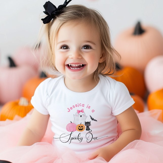 Skrämmande ett Halloween födelsedag rosa lilla Boo T Shirt (Skapare uppladdad)