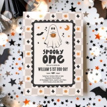 Skrämmande ett Halloween-pojke-spöke 1-års födelse