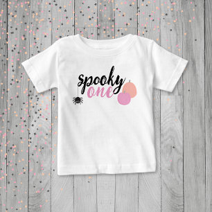Skrämmande Ett Rosa Första Födelsedag T Shirt