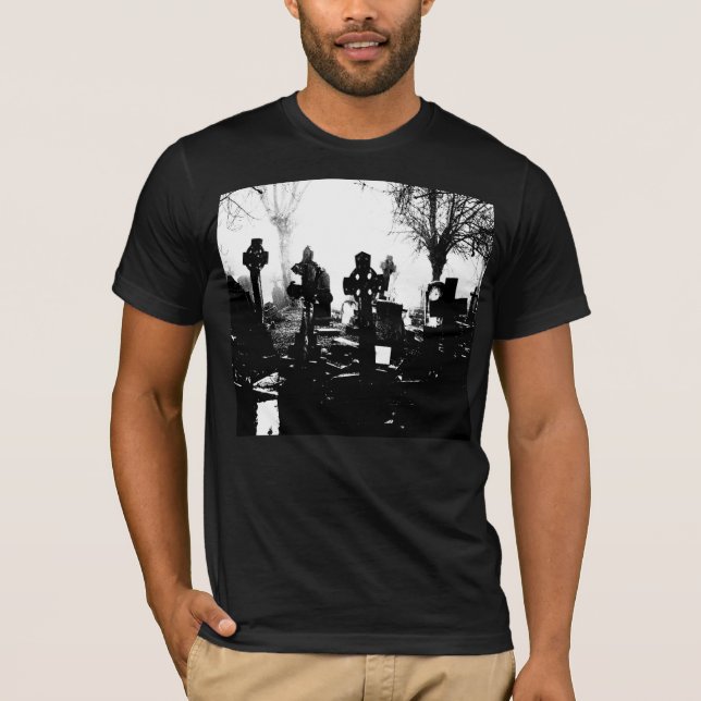 Skrämmande gotisk kyrkogård tee shirt (Framsida)