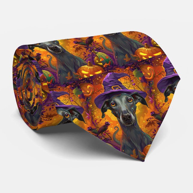 Skrämmande Greyhound Hund Halloween Häxa Och Pumpa Slips (Rullad)