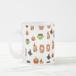 Skrämmande Halloween-häxa, spökhus, måne Frostad Glasmugg