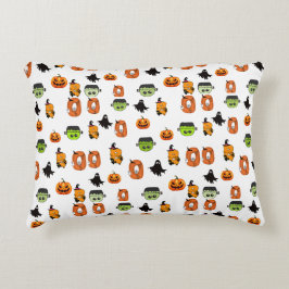 Skrämmande Halloween-häxa, spökhus, måne Prydnadskudde