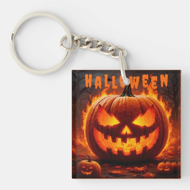 Skrämmande Halloween Jack-O'-Lantern med låga (Framsidan)