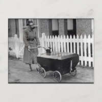 Skrämmande kvinna med gasmaska krigs fotografi