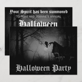 Skrämmande läskig korp i skogen Halloweenfest Inbjudningar